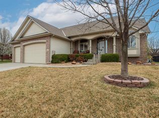 2418 N Fairway Ln, Derby, KS 67037