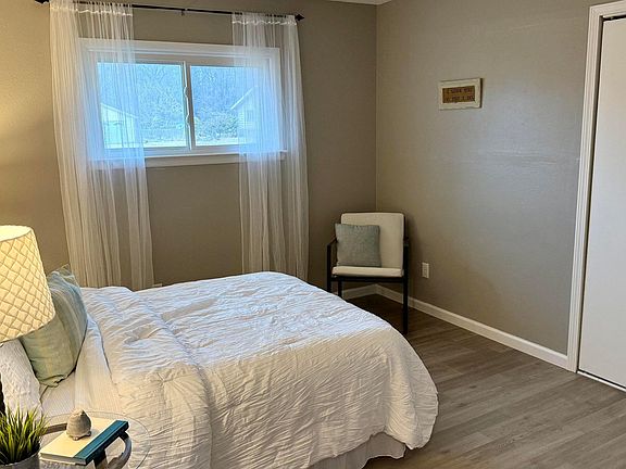 5th image of 5043 Barton Pl