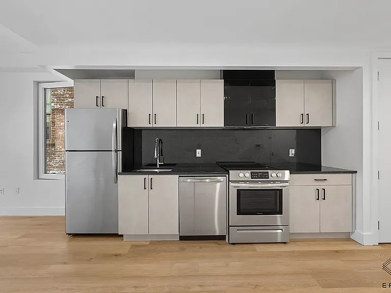 2045 Ocean Ave #502 — Photo 5