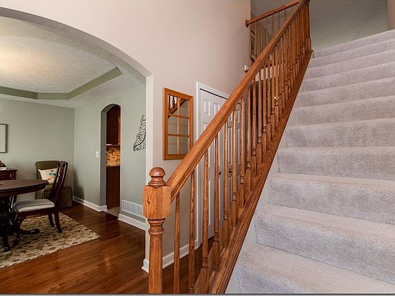 3rd image of 8843 Oakbrook Cir