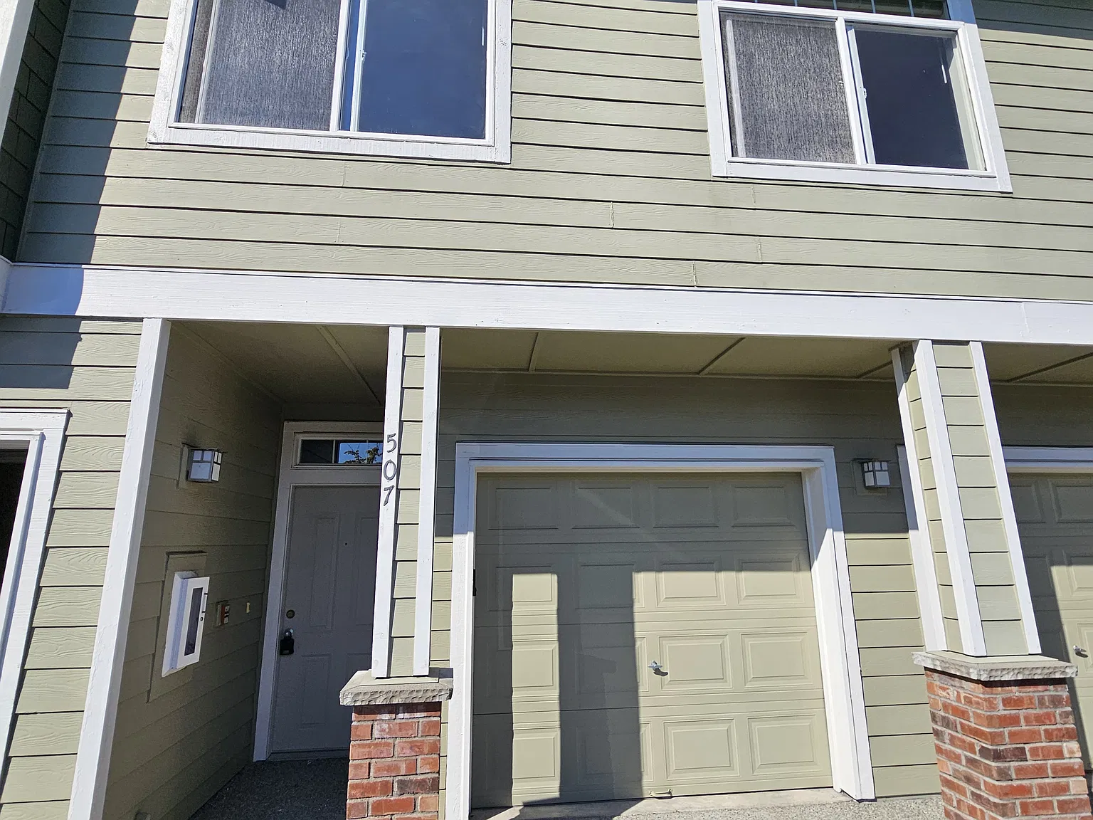 2 bed, 988 sqft, $2,550 — Photo 1