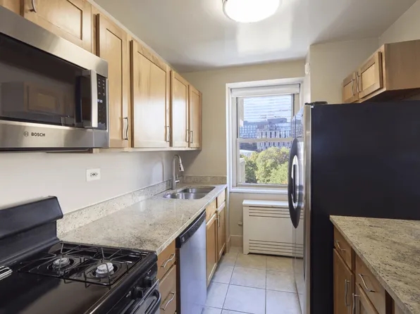 310 Greenwich Street image 3 of 12