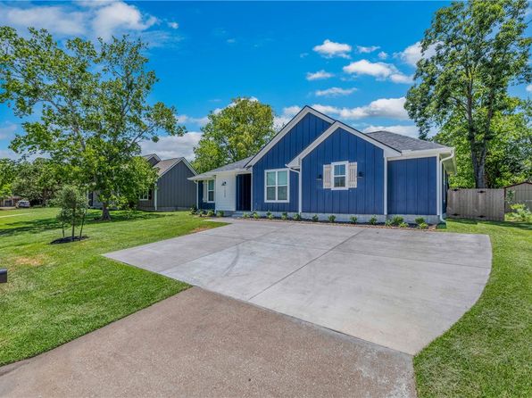 1220 Neal Pickett Dr