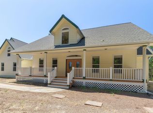 849 Sleepy Hollow Loop, Grants Pass, OR 97527