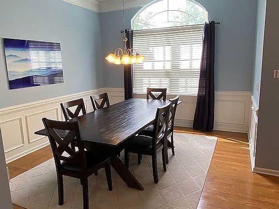 4th image of 9919 Glenburn Ln