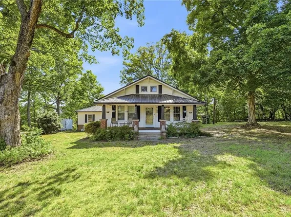 8030 Belews Creek Rd, Belews Creek, NC 27009