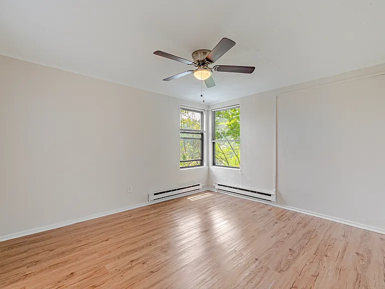 Palm Garden Apartments — Photo 35