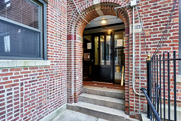 Rented by A&E Real Estate Management | media 12