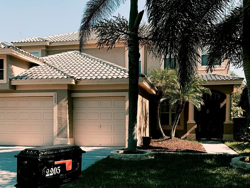 1st image of 2205 Highland Woods Dr