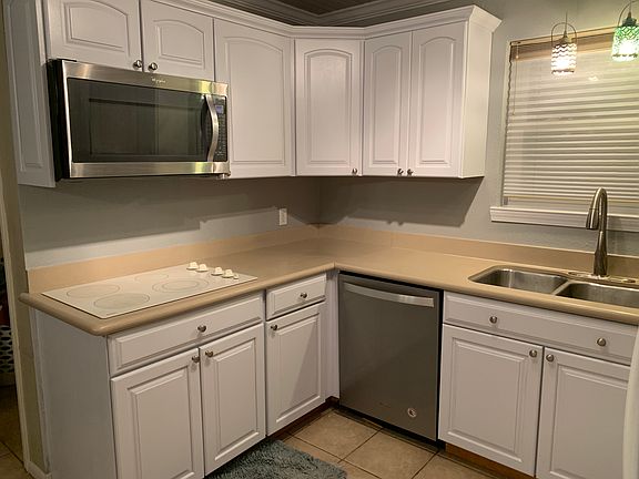 3rd image of 15806 Hickory Knoll Dr