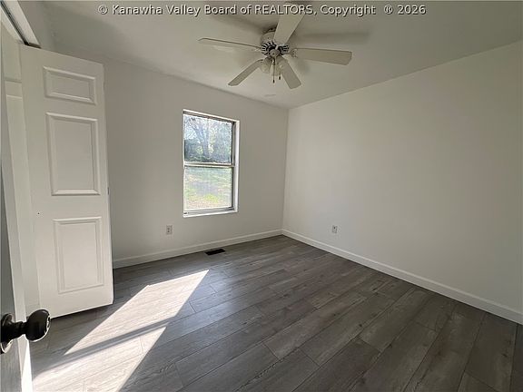 4th image of 179 Bryn Mawr Way