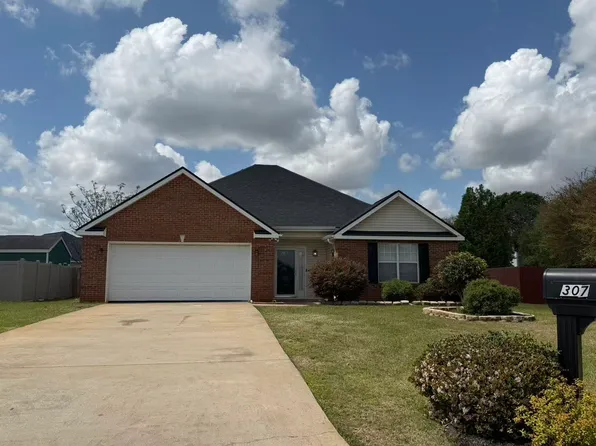 307 Carver Ct, Warner Robins, GA 31088