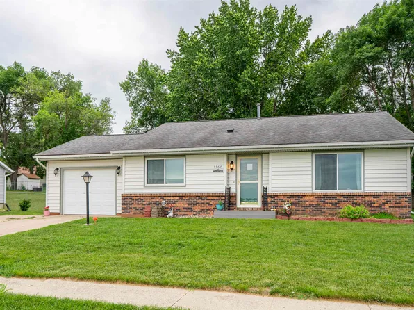 1160 Plymouth St SE, Le Mars, IA 51031