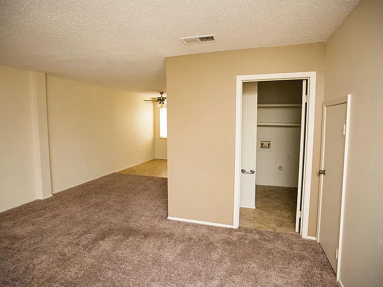 Cottonwood Townhomes — Photo 10