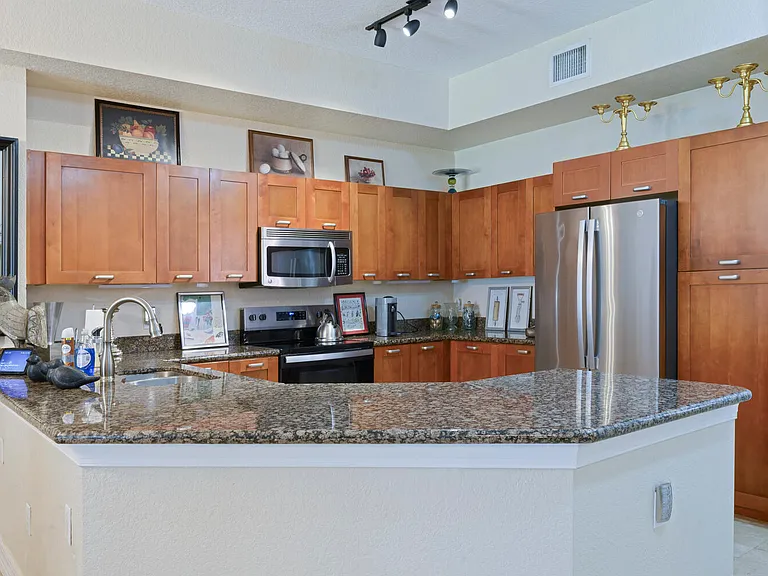 40 SE Sedona Cir #103 — Photo 6