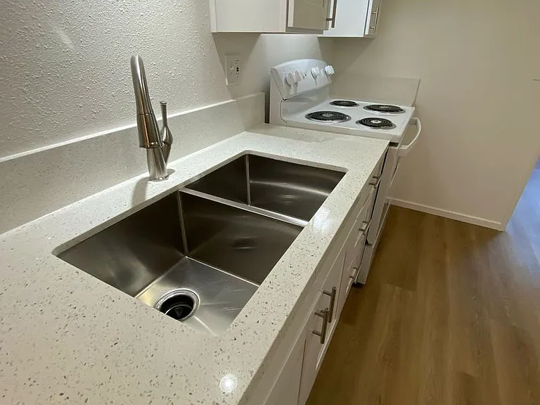 17925 E Burnside St #105 — Photo 6