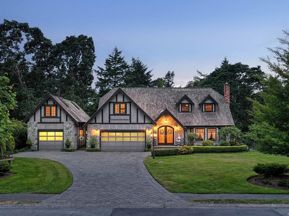 1st image of 2773 Arbutus Rd