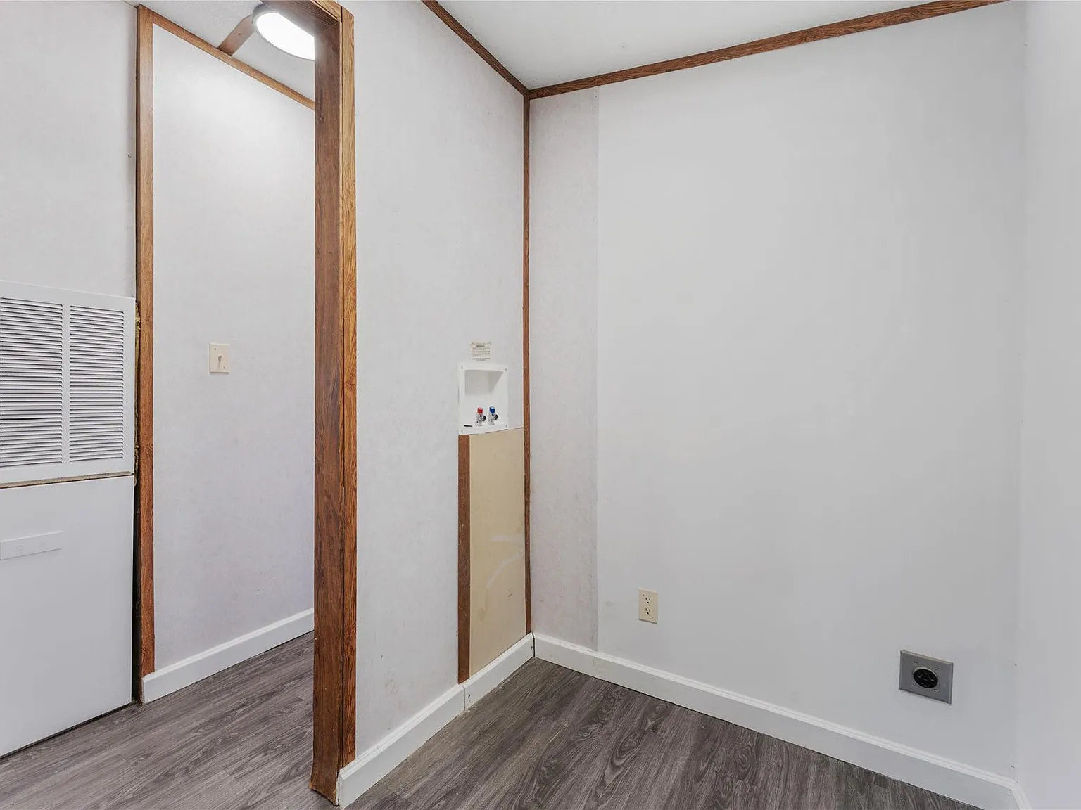 2 bed, 2.0 bath, 975 sqft, $1,300 — Photo 3