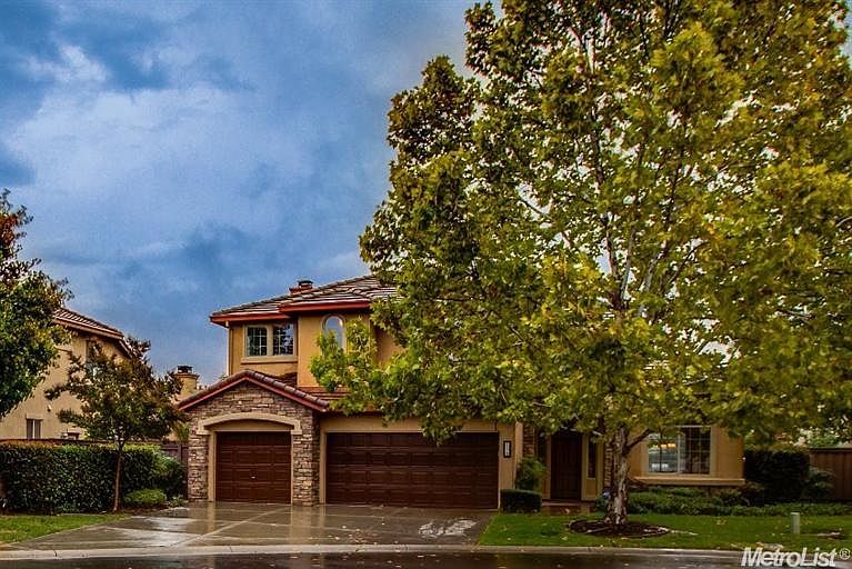 1st image of 124 Alicante Ct