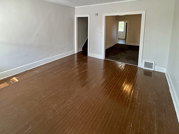 3rd image of 2628 Wreford St
