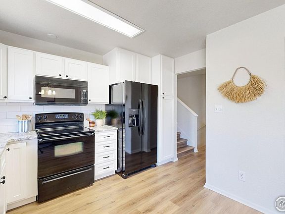 5th image of 667 Mansfield Dr