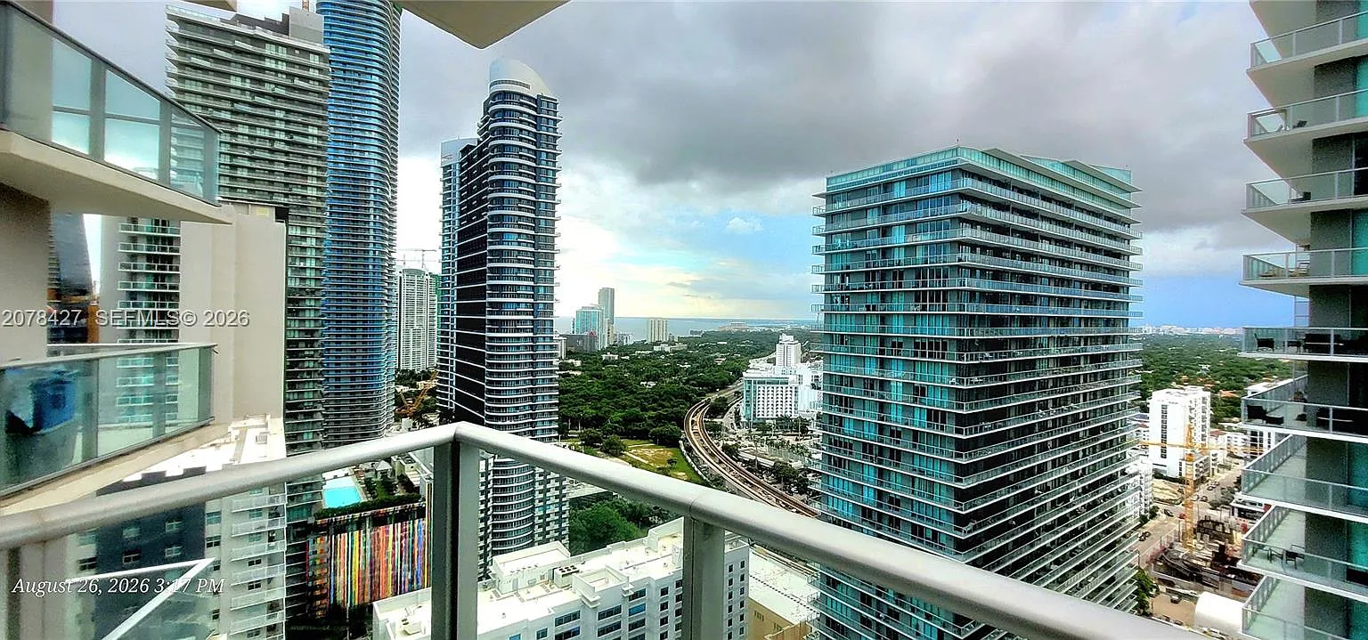 1100 Millecento Residence — Photo 2