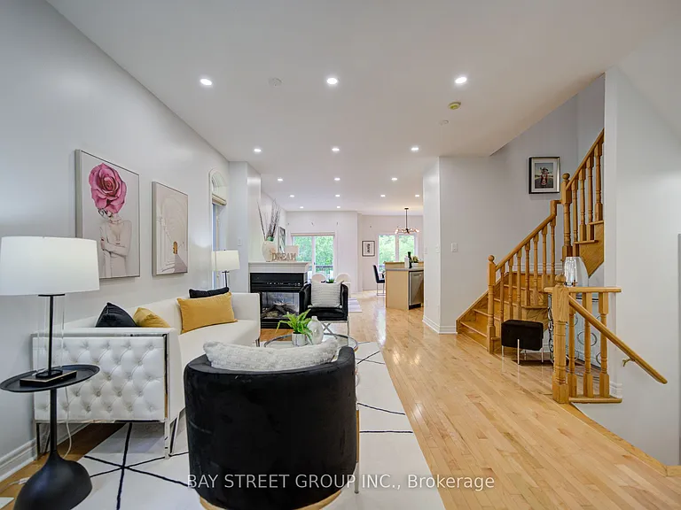 46 Romance Dr — Photo 5