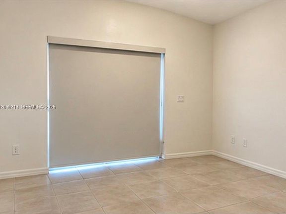 4th image of 312 NE 3rd St APT 4