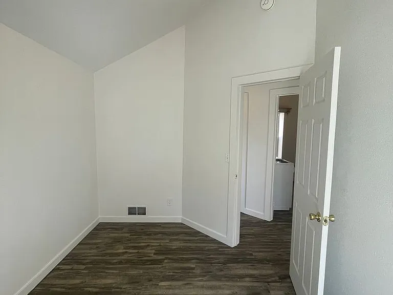 1214 Remington St — Photo 8