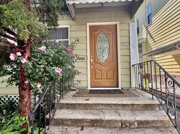 312 Davis Ave Floor 2, Harrison, NJ 07029