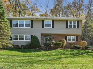 45 Valley View Trl, Sparta, NJ 07871