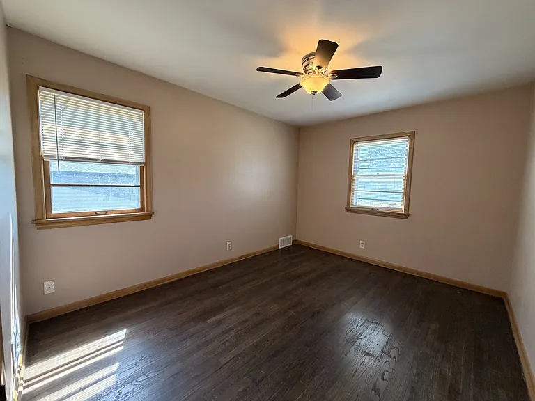 4010 Newport Ave — Photo 6