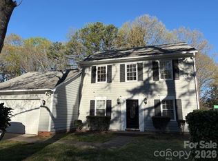 5324 Donnefield Dr, Charlotte, NC 28227