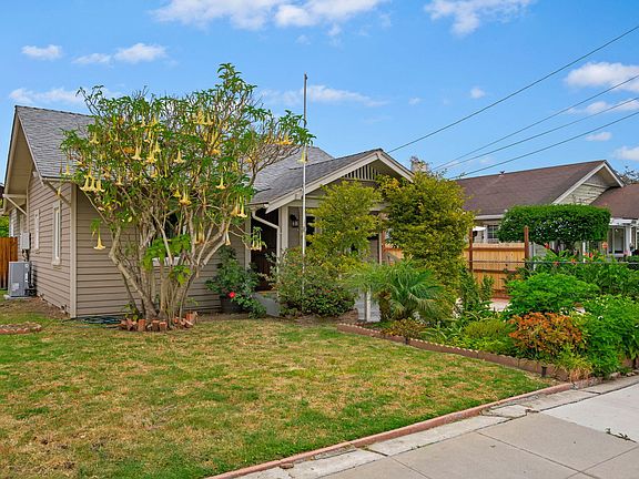 3rd image of 1134 Chino St