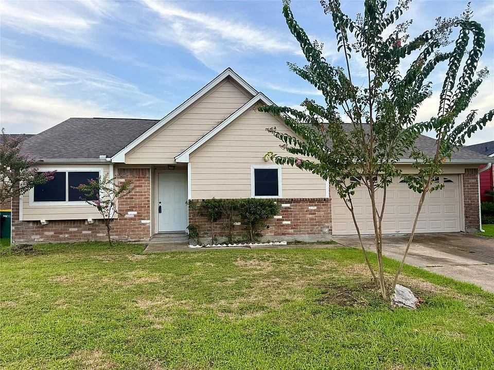 12546 Chalmette St