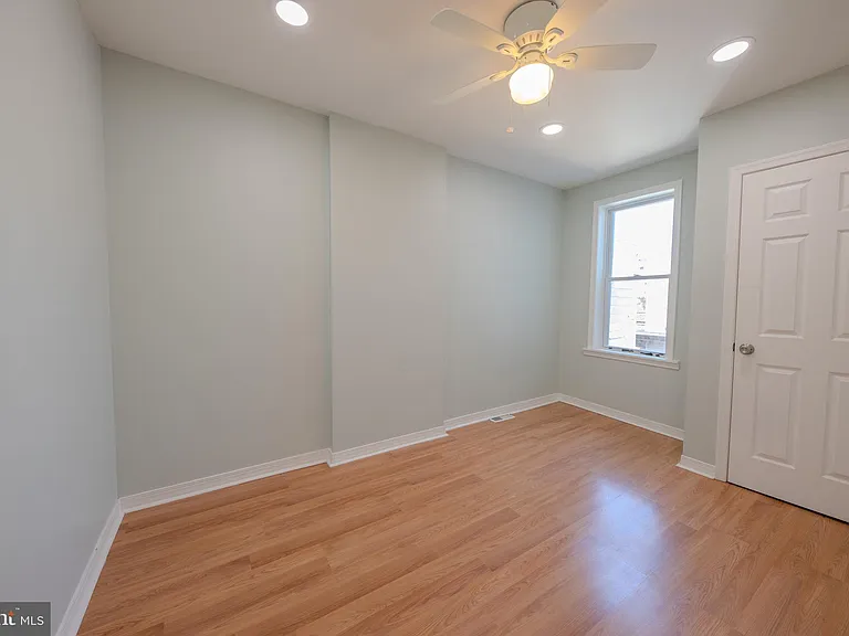 2059 E Ontario St — Photo 21