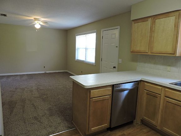 5th image of 1507 Grove Park Dr