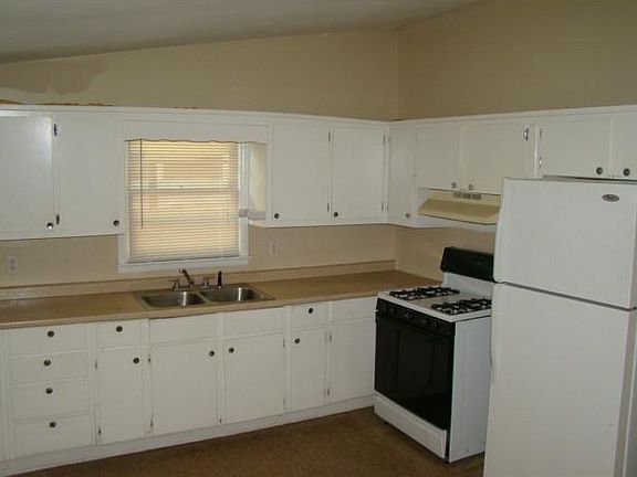 5th image of 703 Milford Dr SW