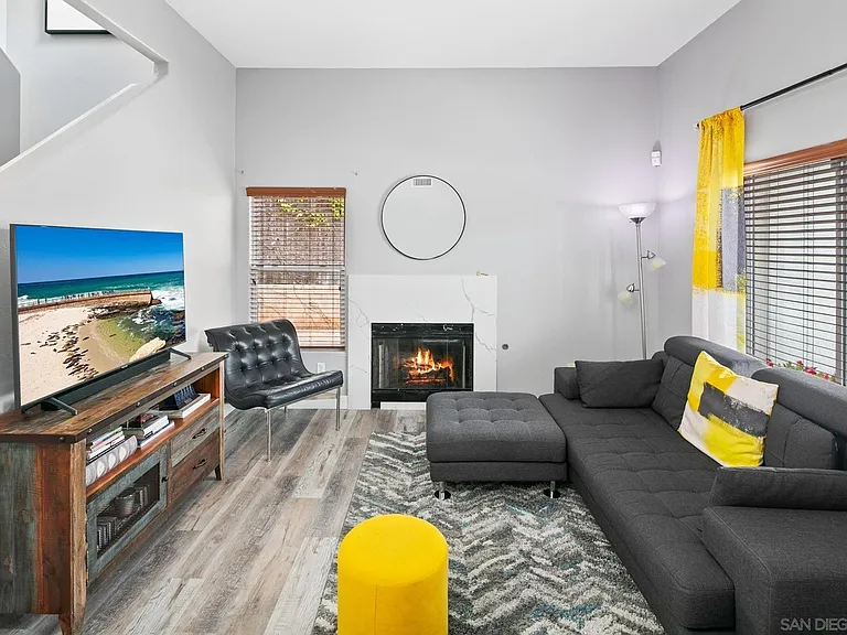 1230 Cushman Ave — Photo 3