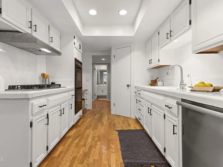 640 S Lake Ave #105 — Photo 12