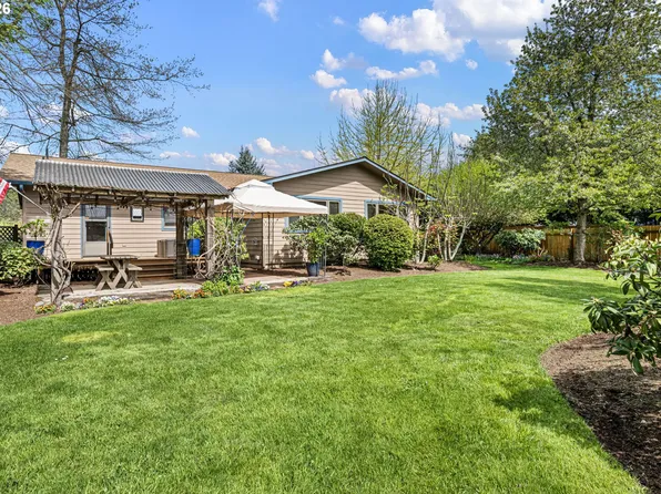84 Green Ln, Eugene, OR 97404