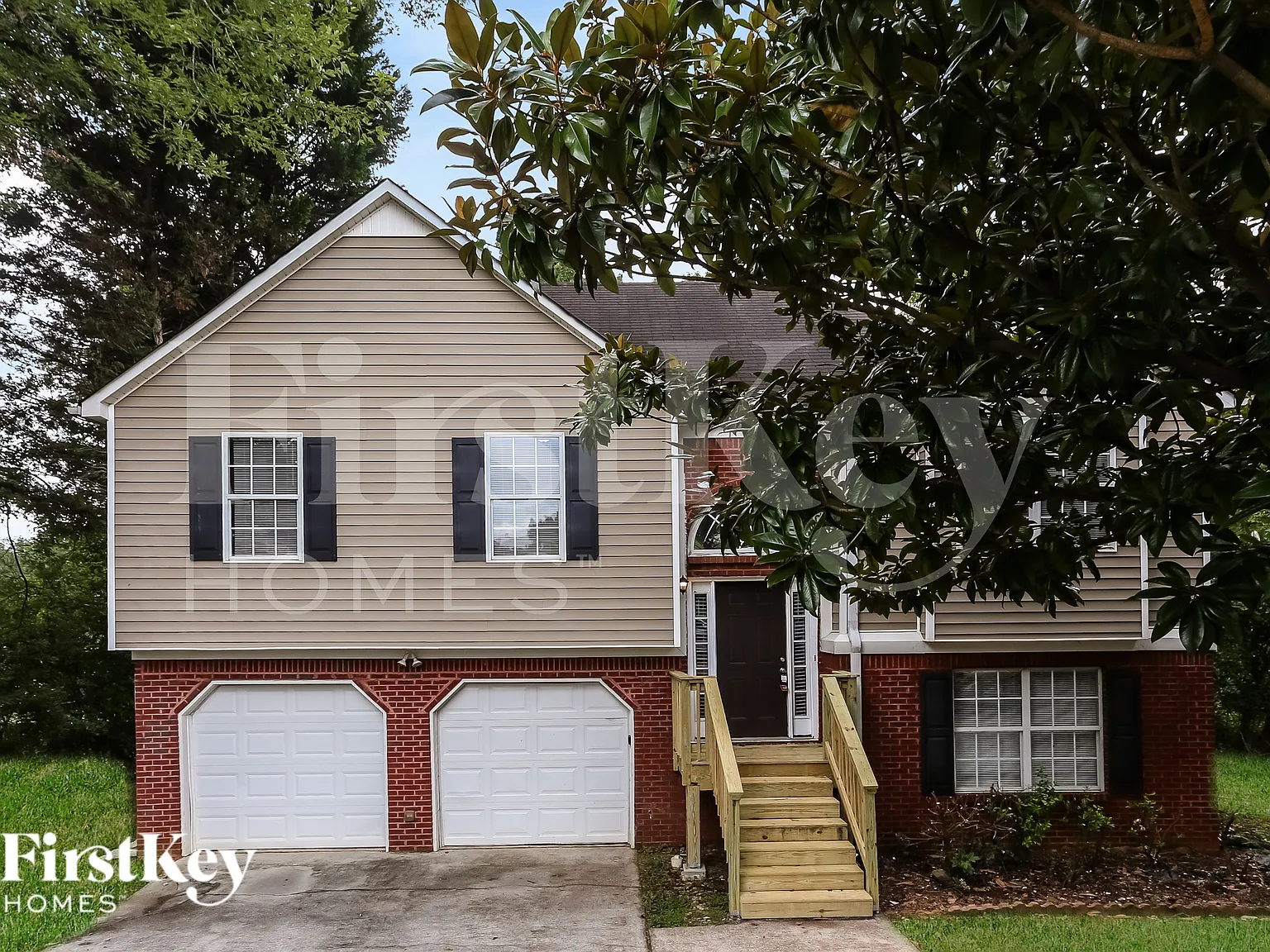 4 bed, 3.0 bath, 1867 sqft, $2,420 — Photo 1