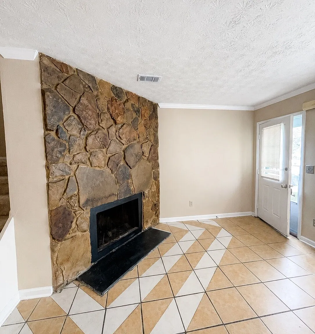 2 bed, 2.0 bath, 1036 sqft, $1,750 — Photo 2