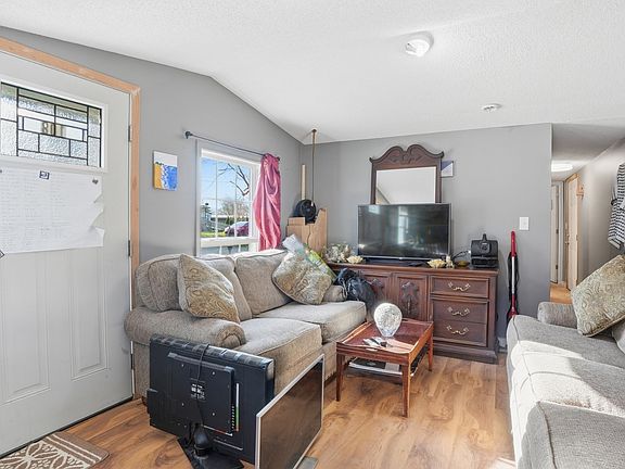 4th image of 108 Northgate Rd