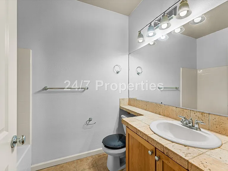 1050 SW 170th Ave #201 — Photo 15