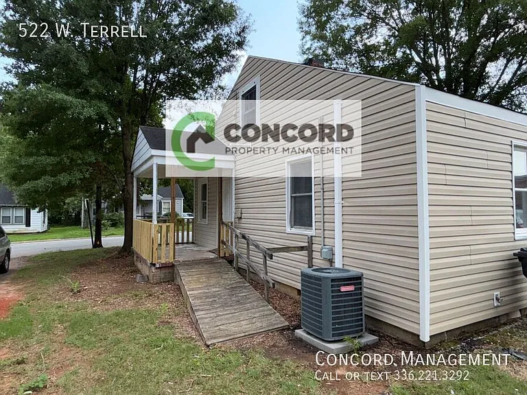 522 W Terrell St — Photo 3