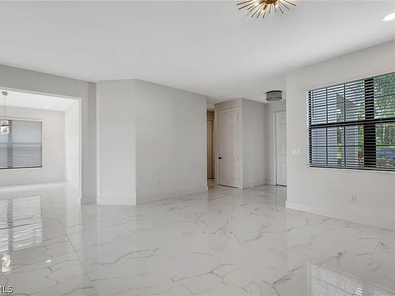 11604 Meadowrun Cir — Photo 6