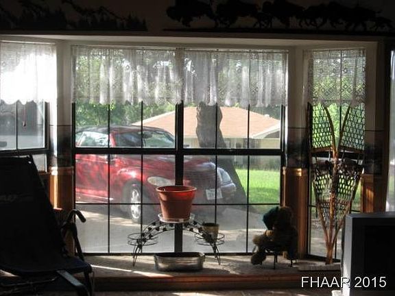 5th image of 1402 W Avenue B