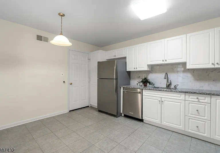 10 Shelley Pl — Photo 8