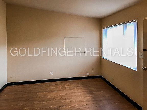 4th image of 532 High Grove Blvd #B